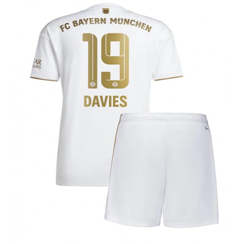 Bayern Munich Alphonso Davies #19 Bortedraktsett Barn 2022-23 Kortermet (+ Korte bukser) Bayern Munich Alphonso Davies #19 Bortedraktsett Barn 2022-23 Kortermet (+ Korte bukser)